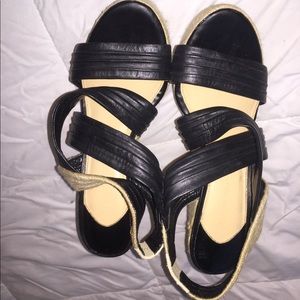 Black wedges